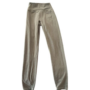 Women's SKYWEAR Leggings Small Green animal print